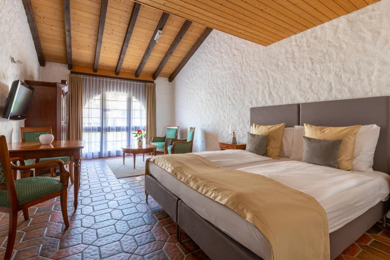 Küssnacht Swiss-Chalet Merlischachen - Romantik Schloss-Hotel Am See מראה חיצוני תמונה