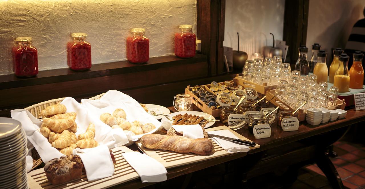 Küssnacht Swiss-Chalet Merlischachen - Romantik Schloss-Hotel Am See מראה חיצוני תמונה