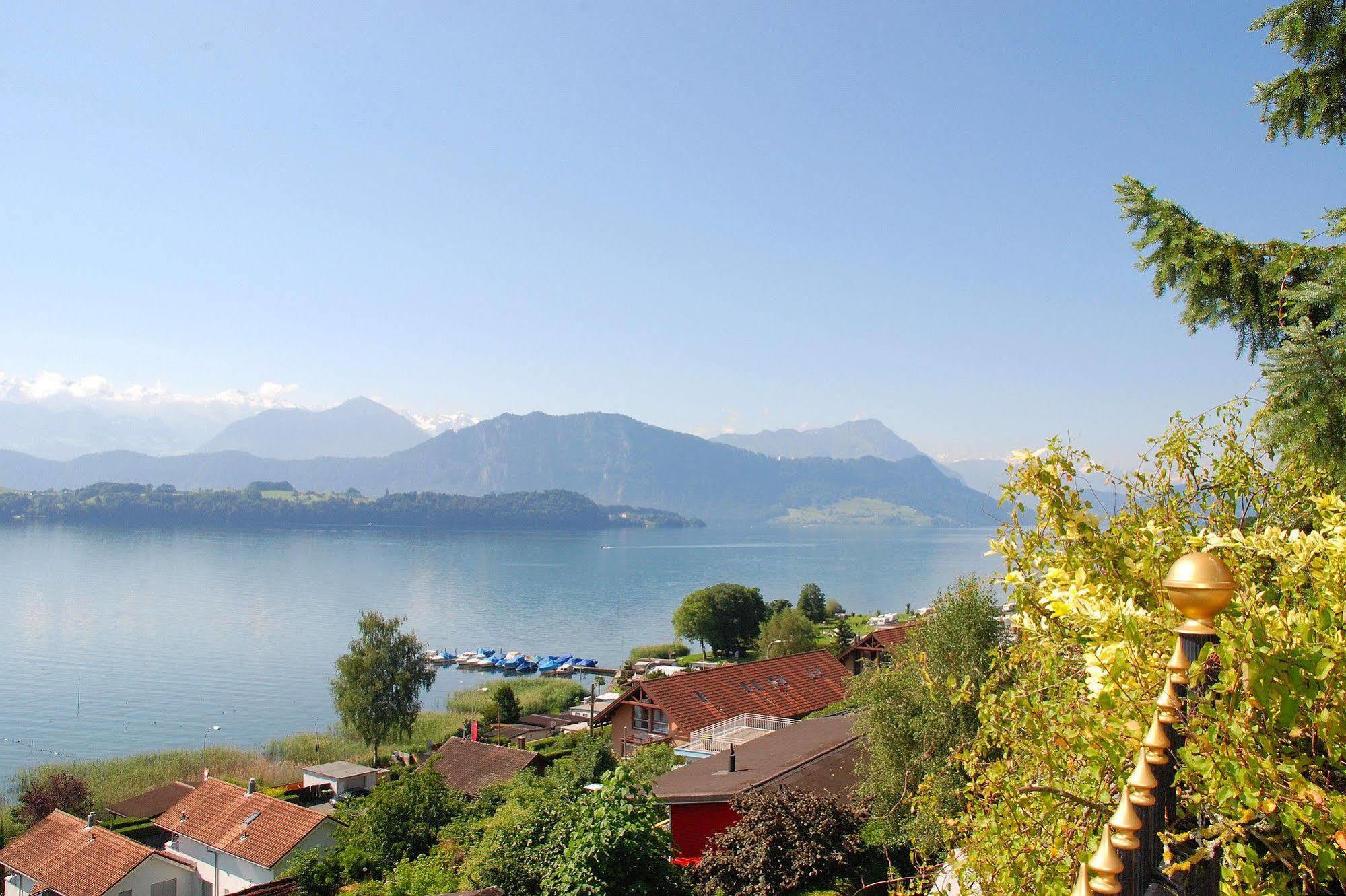 Küssnacht Swiss-Chalet Merlischachen - Romantik Schloss-Hotel Am See מראה חיצוני תמונה