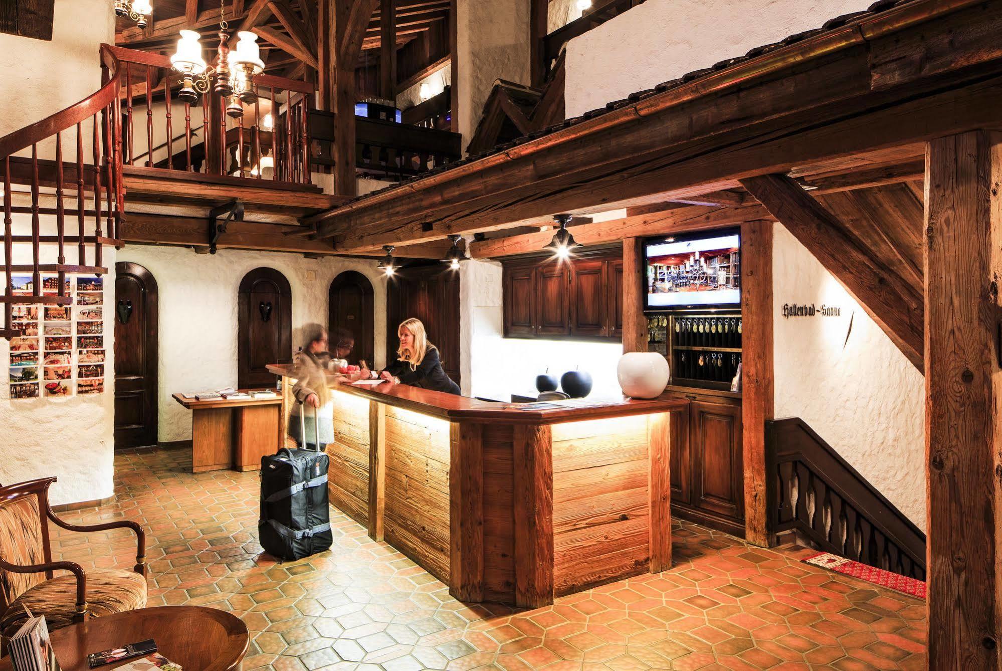 Küssnacht Swiss-Chalet Merlischachen - Romantik Schloss-Hotel Am See מראה חיצוני תמונה