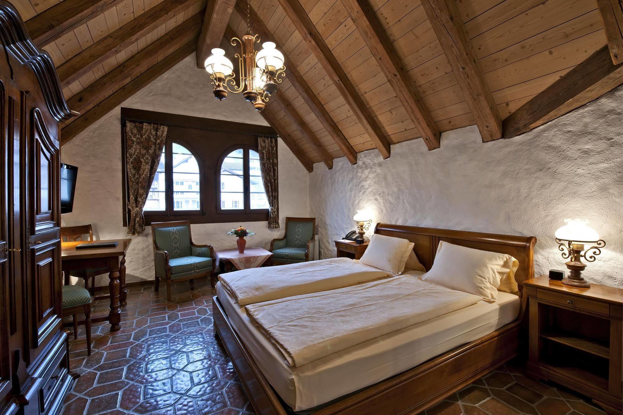 Küssnacht Swiss-Chalet Merlischachen - Romantik Schloss-Hotel Am See מראה חיצוני תמונה