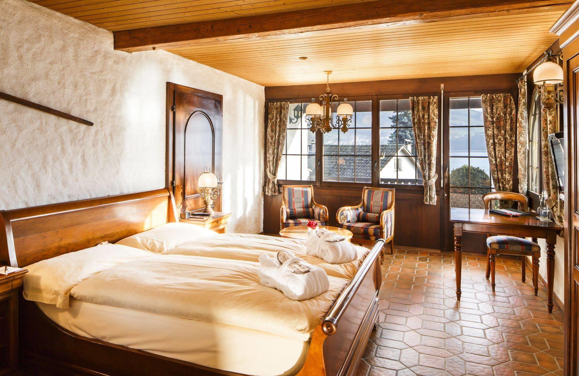 Küssnacht Swiss-Chalet Merlischachen - Romantik Schloss-Hotel Am See מראה חיצוני תמונה