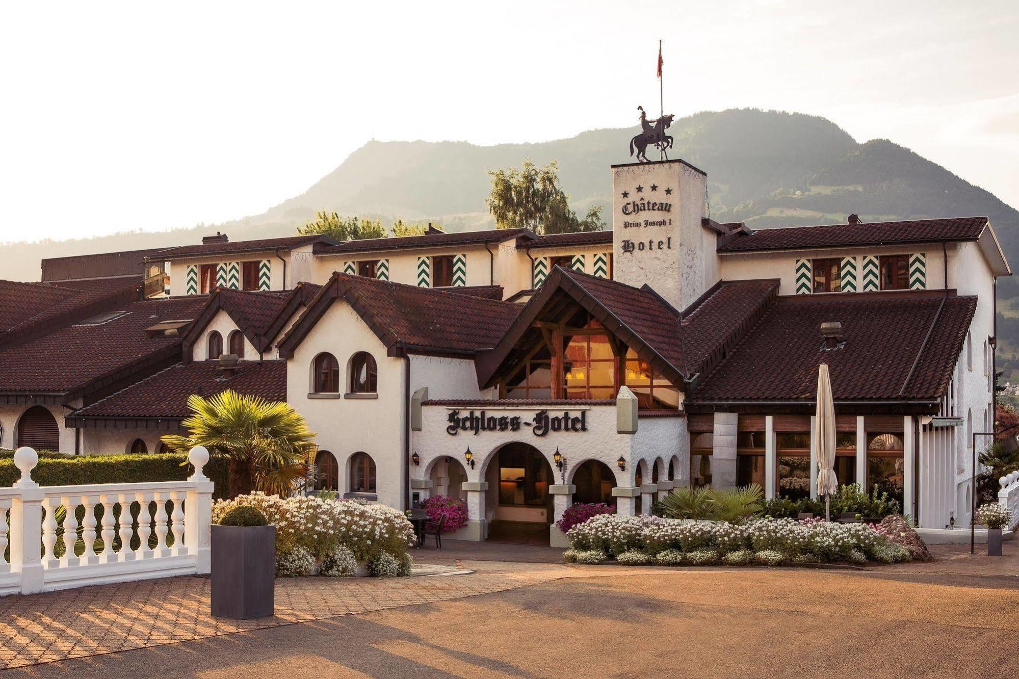 Küssnacht Swiss-Chalet Merlischachen - Romantik Schloss-Hotel Am See מראה חיצוני תמונה