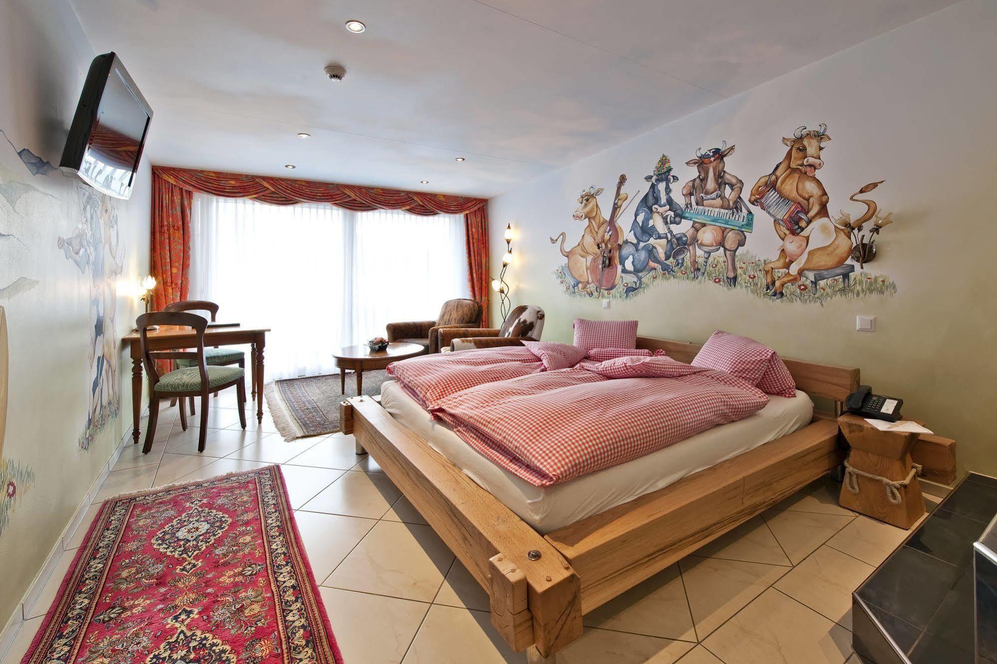 Küssnacht Swiss-Chalet Merlischachen - Romantik Schloss-Hotel Am See מראה חיצוני תמונה