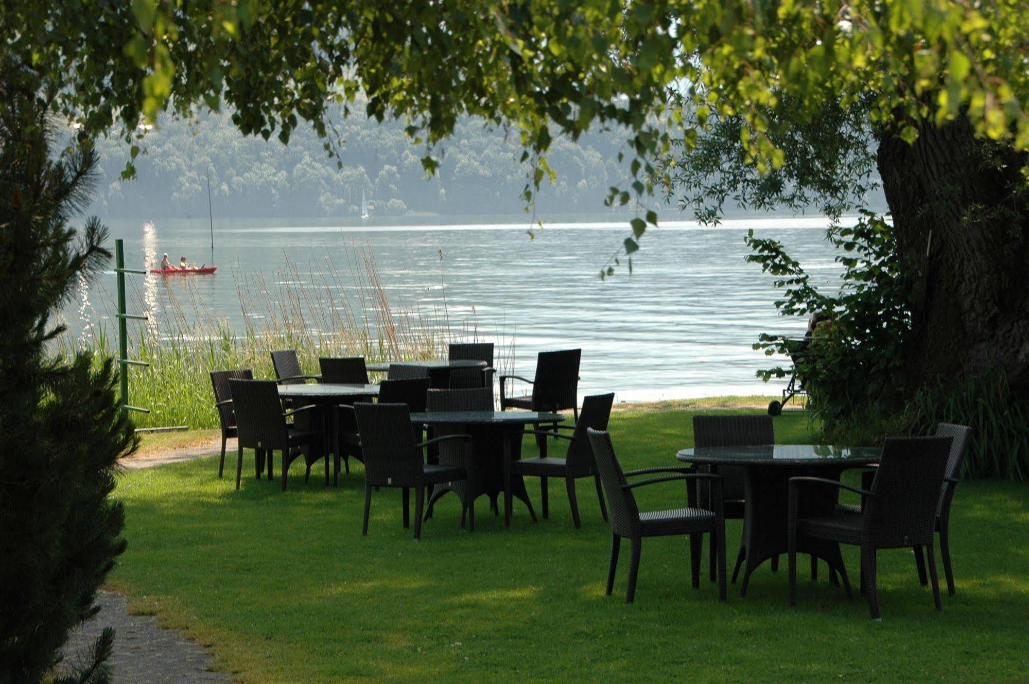 Küssnacht Swiss-Chalet Merlischachen - Romantik Schloss-Hotel Am See מראה חיצוני תמונה